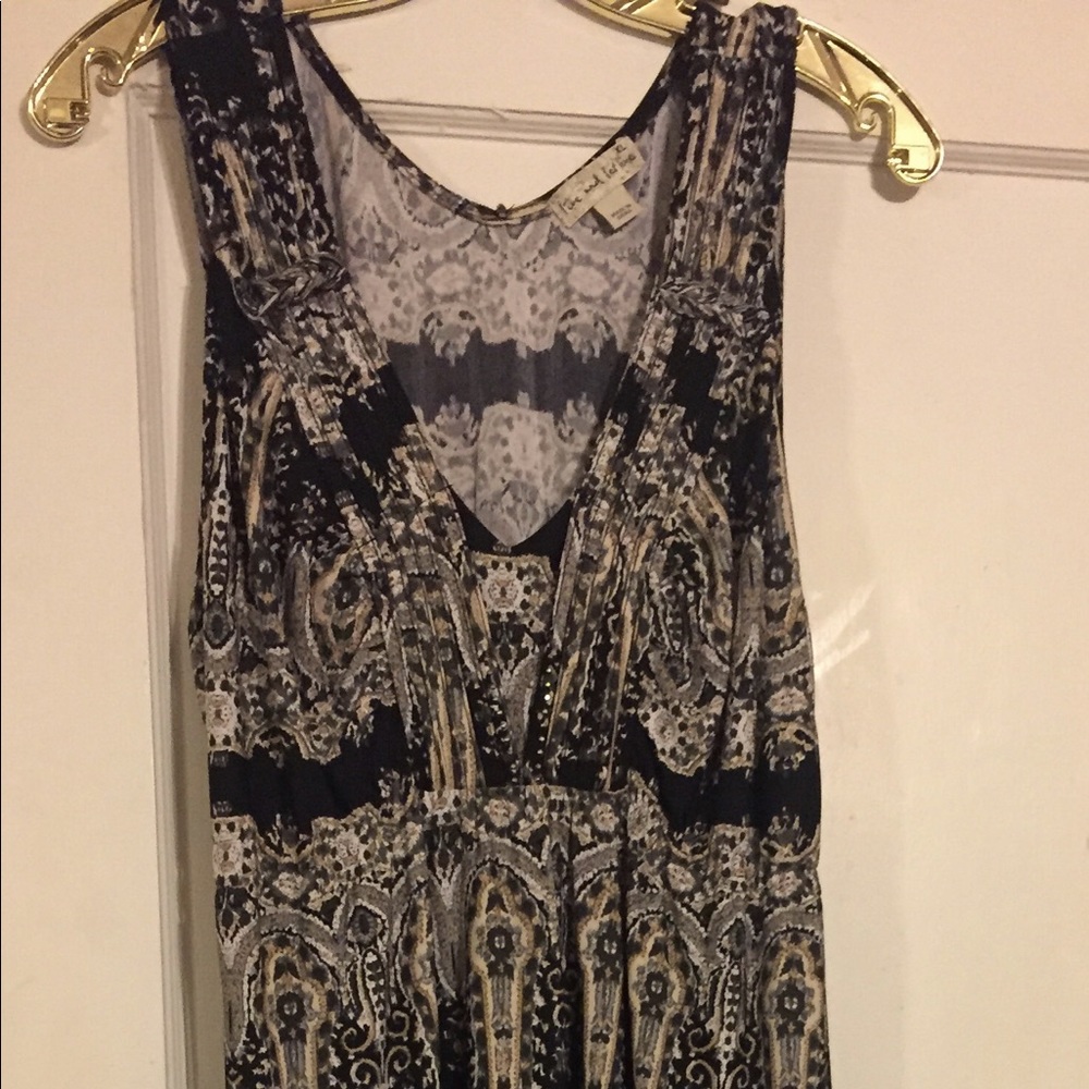 Sleeveless dress